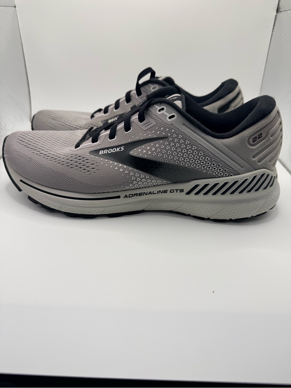BROOKS Adrenaline GTS 22 Men’s Gray Black Walking Running Athletic Shoes Sz 10.5